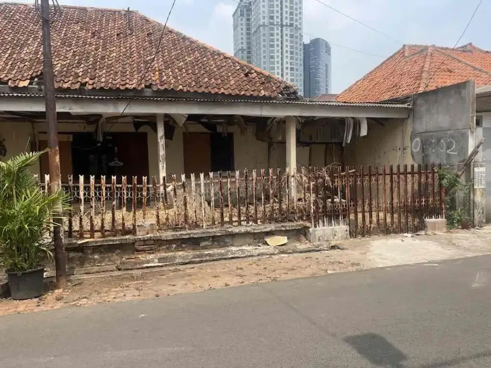 Dijual Tanah Sangat Strategis Di Jalan Lawu Setiabudi (Rumah Tua)