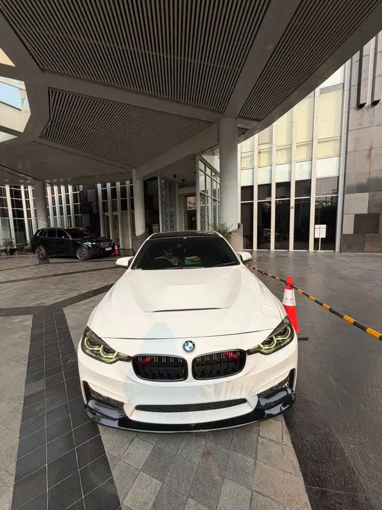 BMW 320i 2017 Bensin