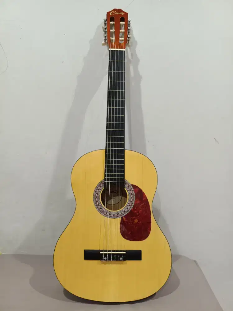 DIJUAL SEGERA GITAR CLASSIC NYLON MERK CLARITY