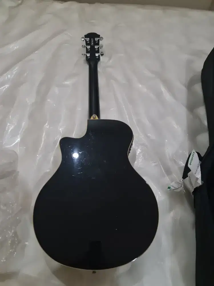 Gitar yamaha apx600