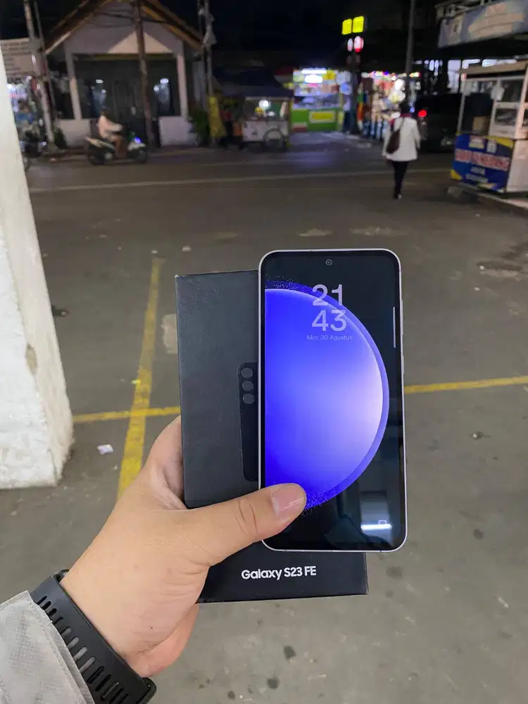FOR SALE SAMSUNG GALAXY S23
