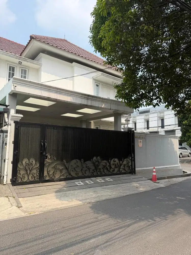 Rumah Hook Bagus Lokasi Strategis Cipete Selatan