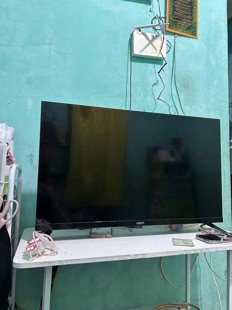 [DIJUAL] TV AQUA AQT32K70M 32 Inch + BONUS ANDROID TV BOX