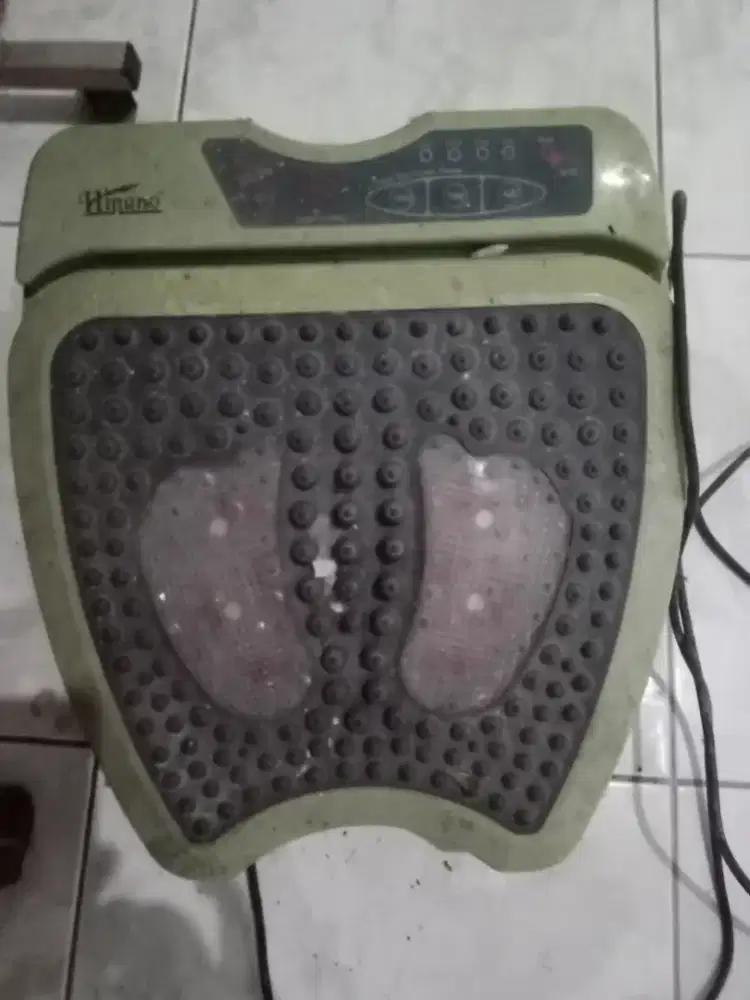 Hinano alat pijat kaki getar