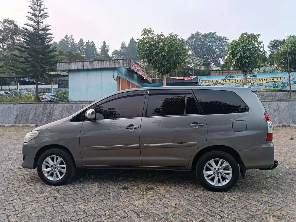 Toyota Kijang Innova 2013 Bensin