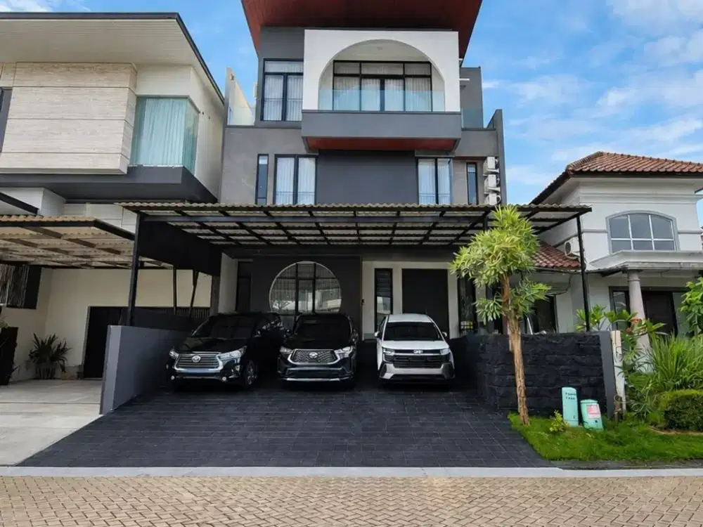 DIJUAL RUMAH CITRALAND UTAMA SURABAYA BARAT ADA PRIVATE POOL 3 LANTAI