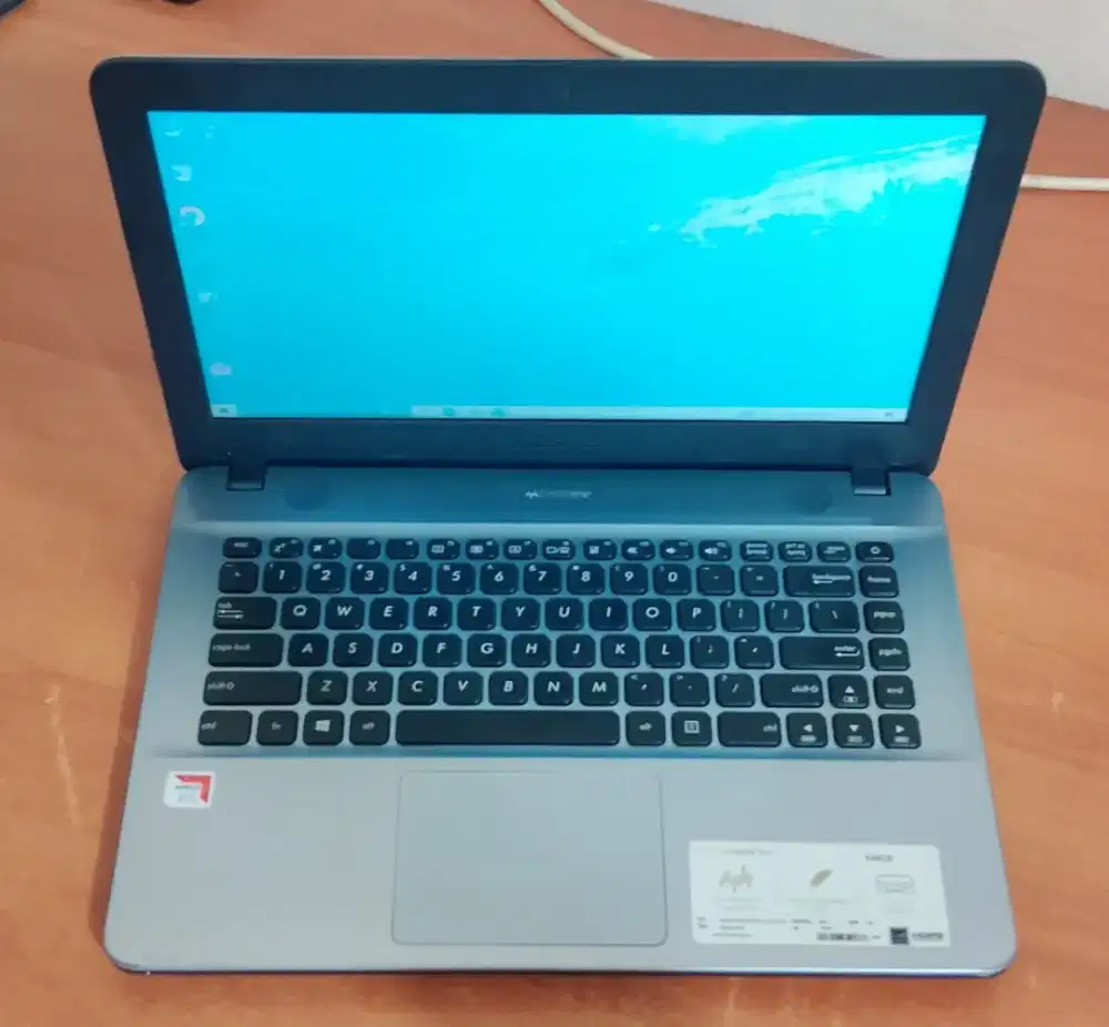Laptop Asus X441B AMD A6 9225 Radeon R4 ram 4gb SSD 128gb windows 10