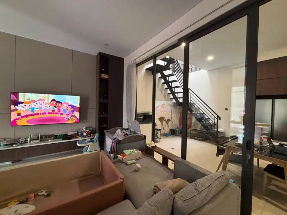 Rumah Minimalis Lux Baru di Taman Kopo Indah V