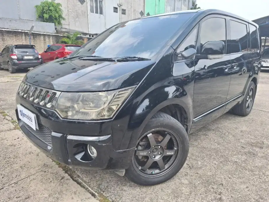 TDP 8, JT Mitsubishi Delica 2.0 D5 Bensin-AT Hitam 2015
