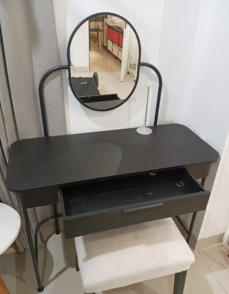 SET Meja Rias Hitam + Kursi Ikea