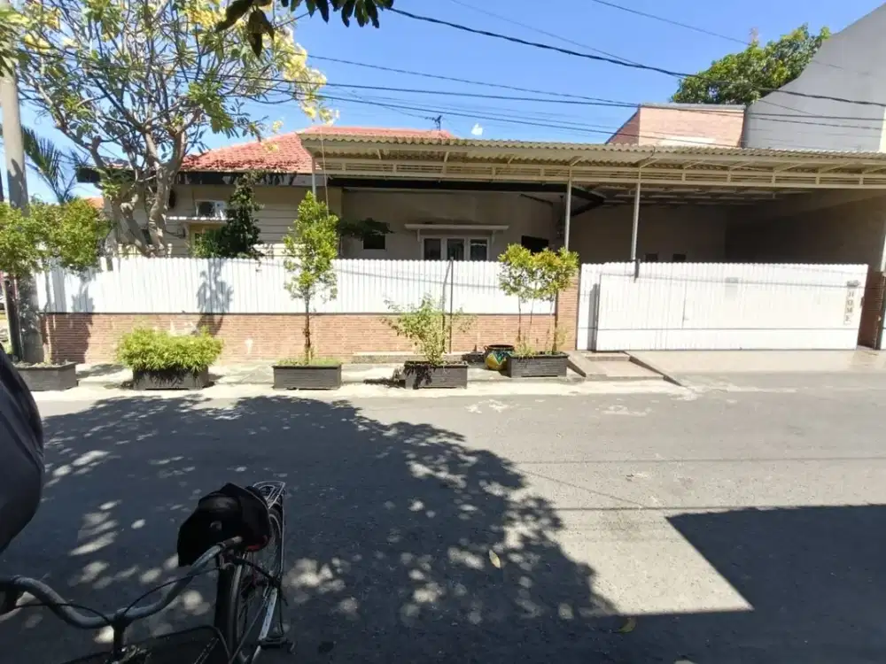 Dijual Rumah Mewah Strategis Pusat Kota Jalan Hamzah Fanyuri Darmo Wonokromo Surabaya Pusat