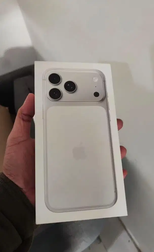 IPHONE 17 PRO NEW FREE ADAPTOR ORI