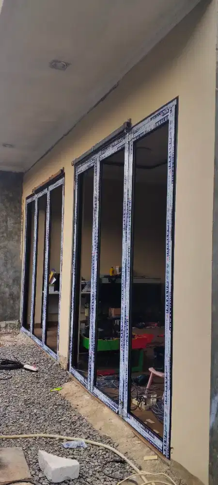 Pintu lipet aluminium
