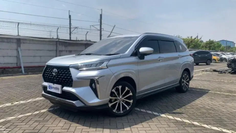 Pajak Panjang - Toyota Avanza 1.5 Veloz Q Bensin-AT 2022