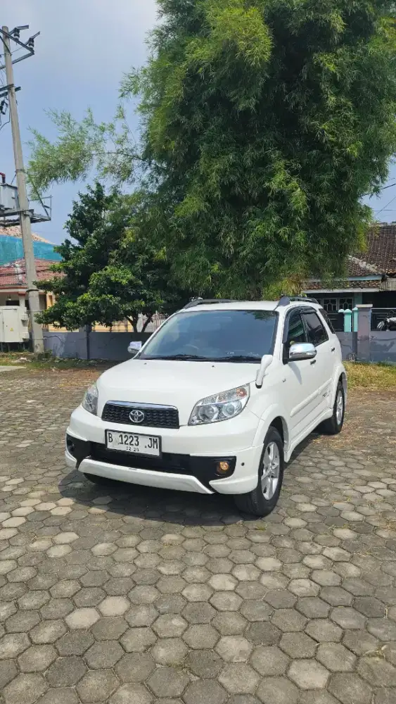 RUSH TRD MATIC 2014 PUTIH ISTIMEWA