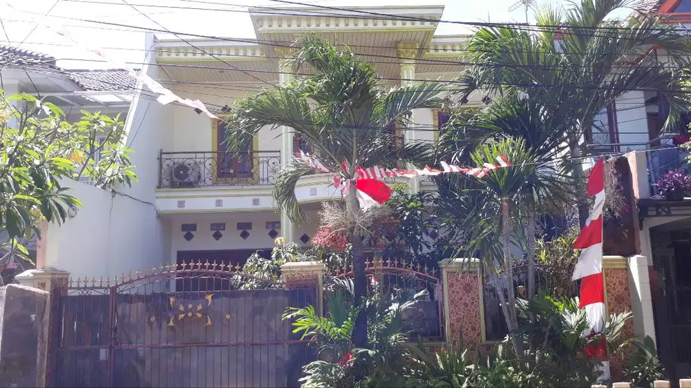 Jual Cepat Rumah Mewah Bergaya Klasik Eropa – Duren Sawit, JakTim