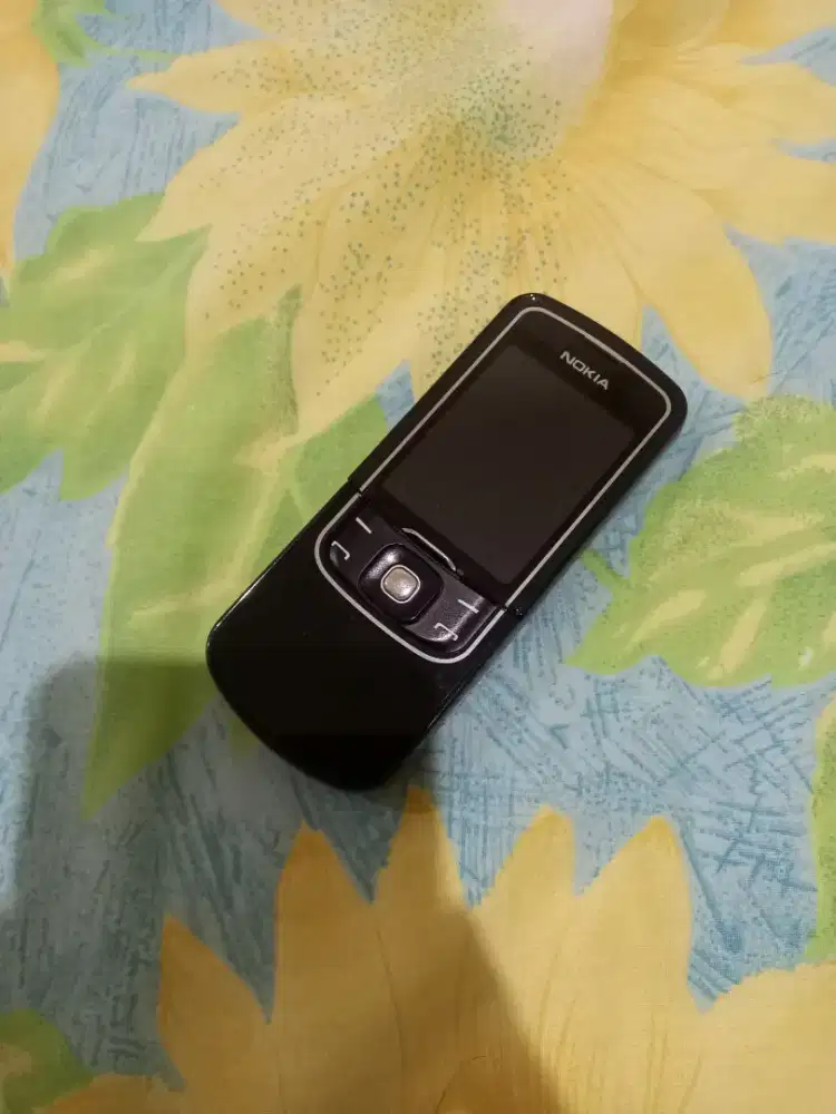 NOKIA 8600 LUNA