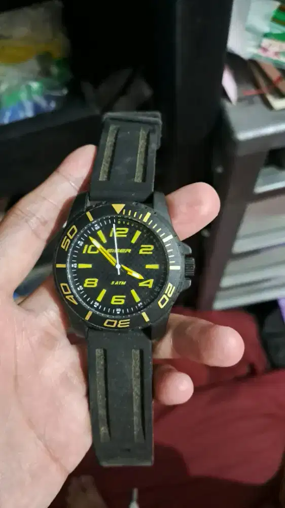 Jam Tangan Eiger Original Bekas Kondisi Normal