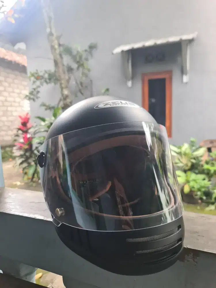 Helm Zeus ZS 816E