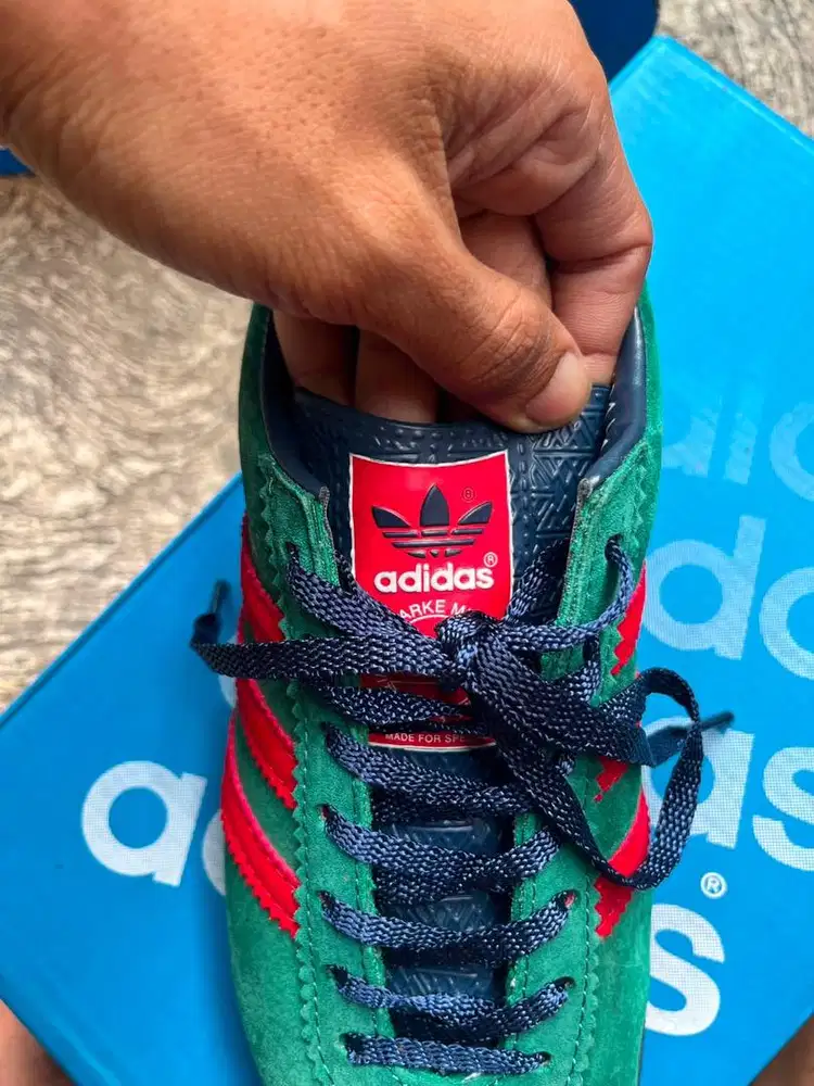 Adidas blakbrun