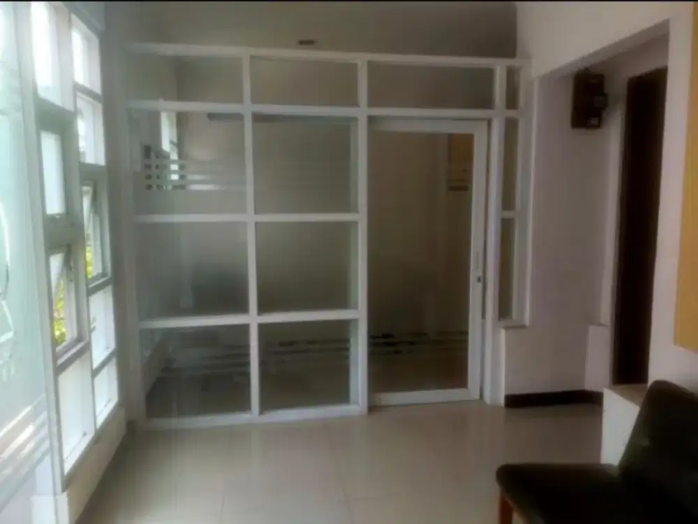 SUKAJADI, PASTEUR. RUMAH LUAS 2 LANTAI SIAP HUNI DI KOTA BANDUNG