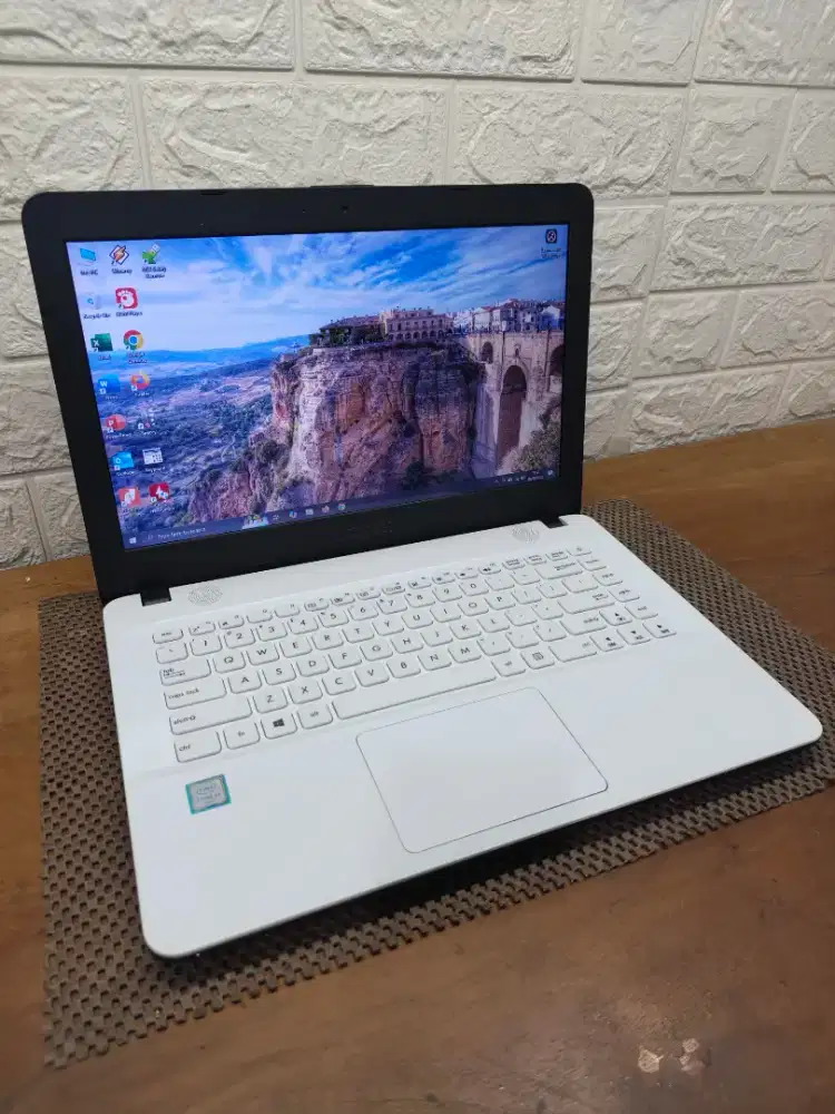 Asus X441UA intel Core i3 Gen-6 (8/128+500gb) 14 inch Mulus NORMAL