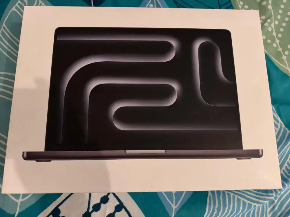 Macbook Pro M5 RAM 16 GB, SSD 1 TB, New 99,99%