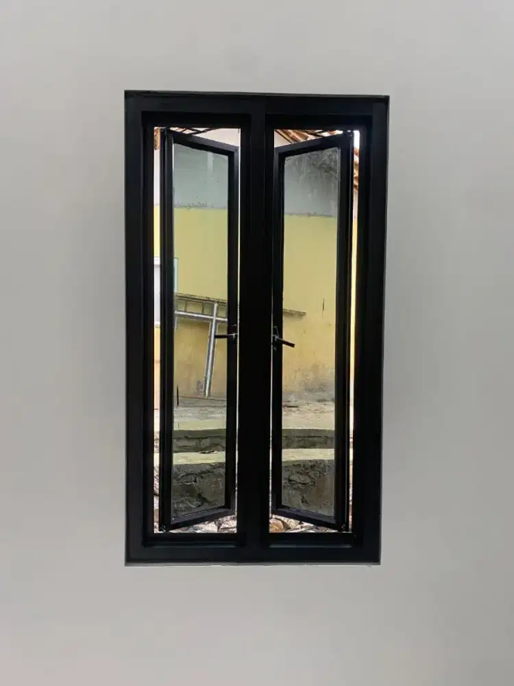 Jendela aluminium kaca