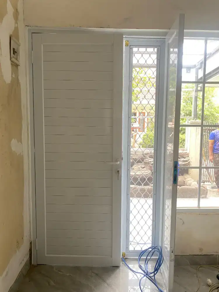 Kusen aluminium pintu aluminium partisi aluminium kaca