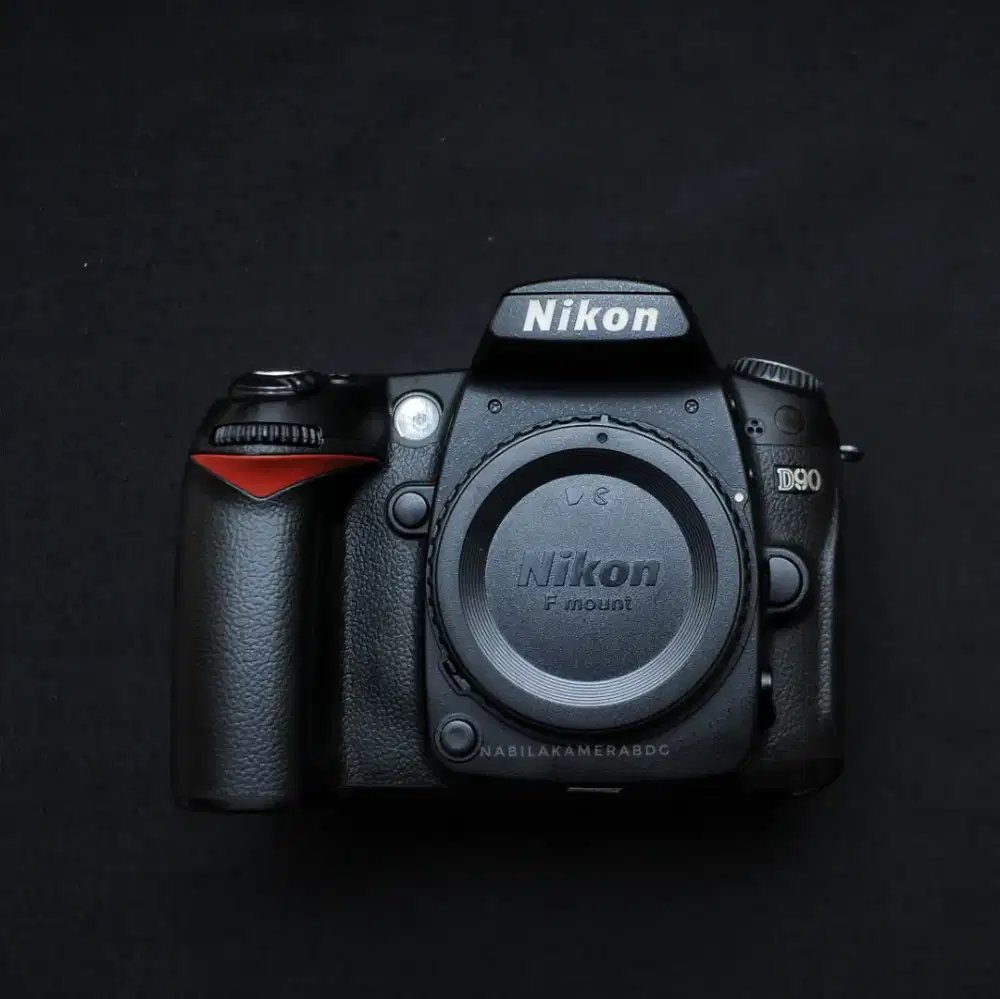 NIKON D90 BODY ONLY
