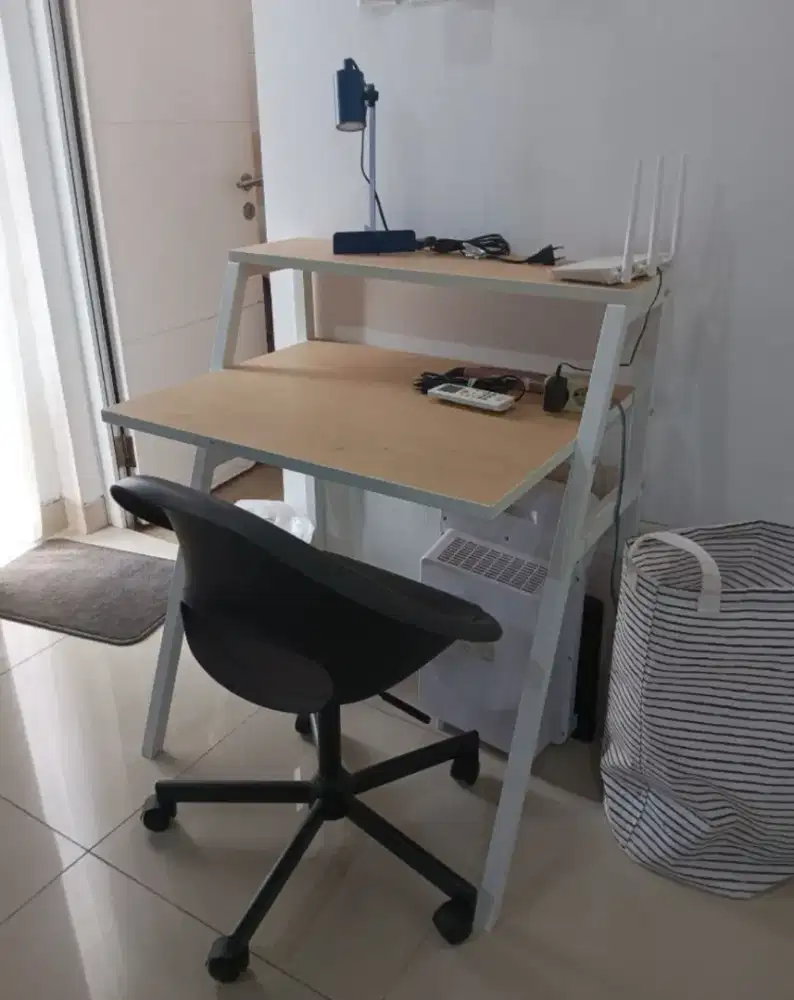 SET Meja Kerja/Belajar Dan Kursi Putar IKEA