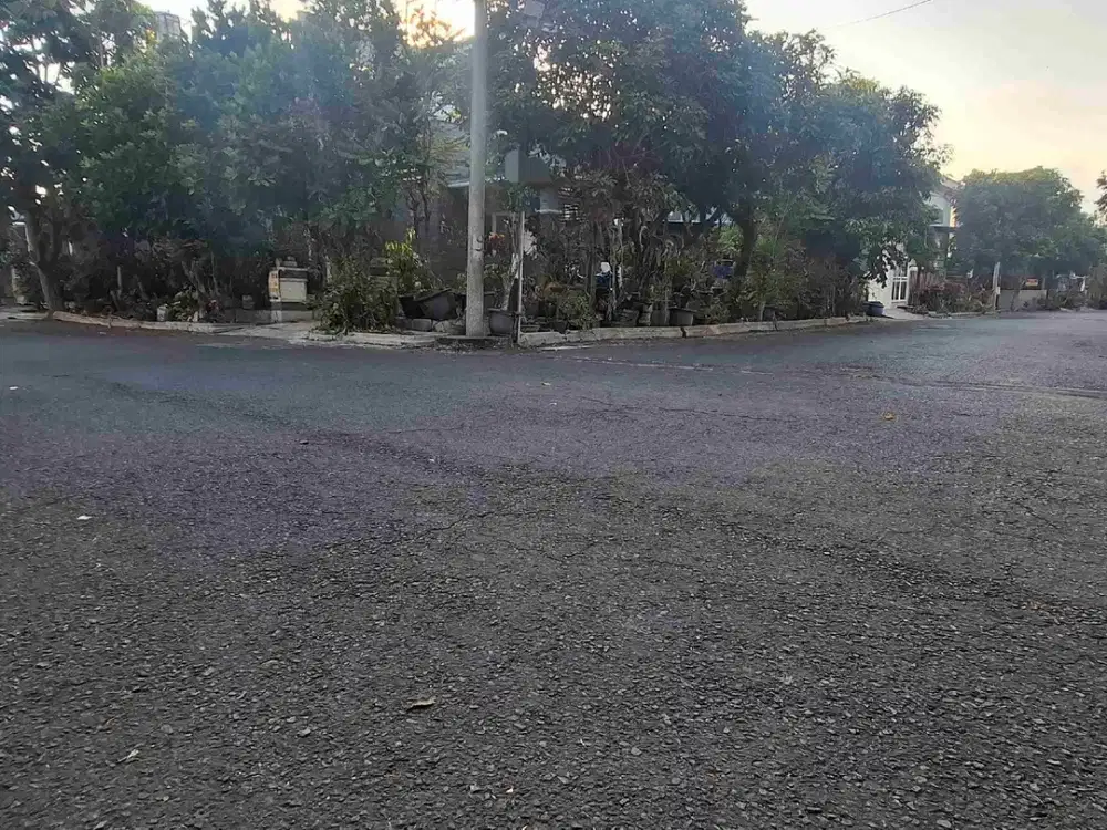 Rumah Pojok Luas 407 m² di Perumahan Poros Saxophone Tunggulwulung
