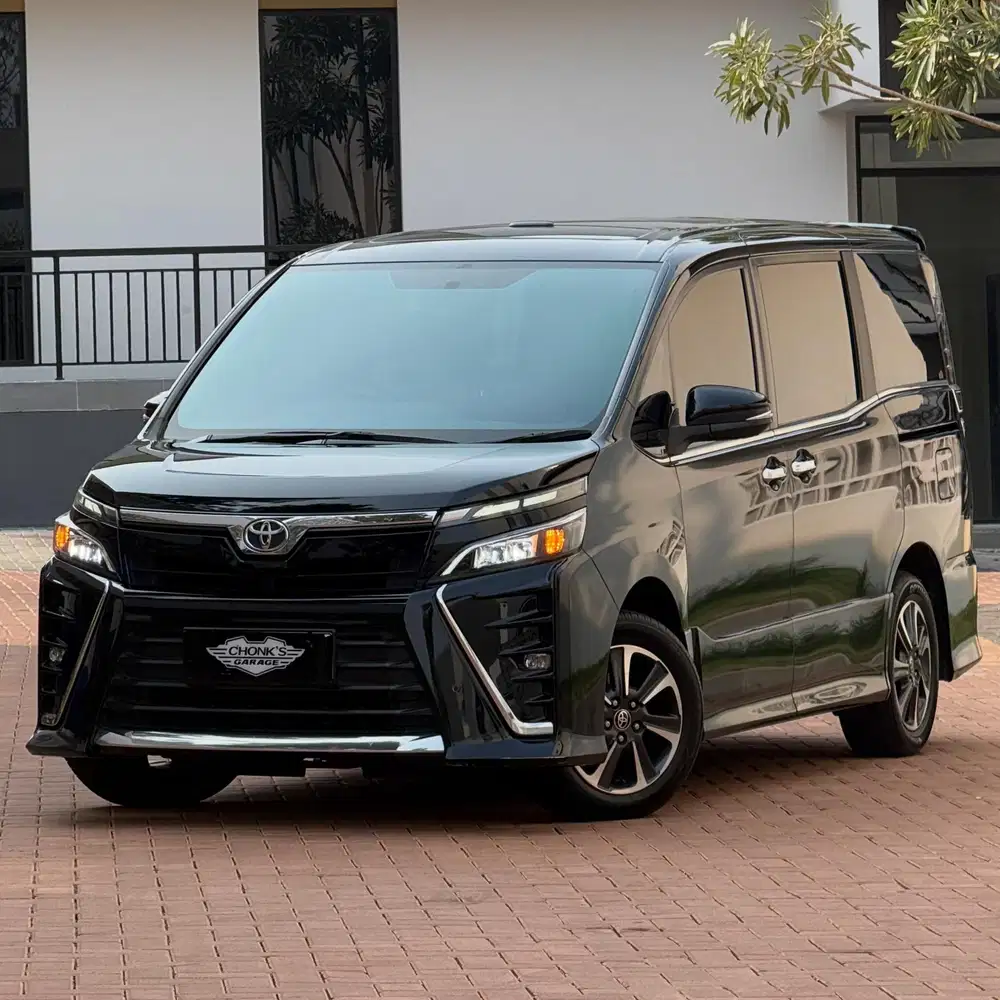 Toyota Voxy 2.0 2021 Edisi Akhir