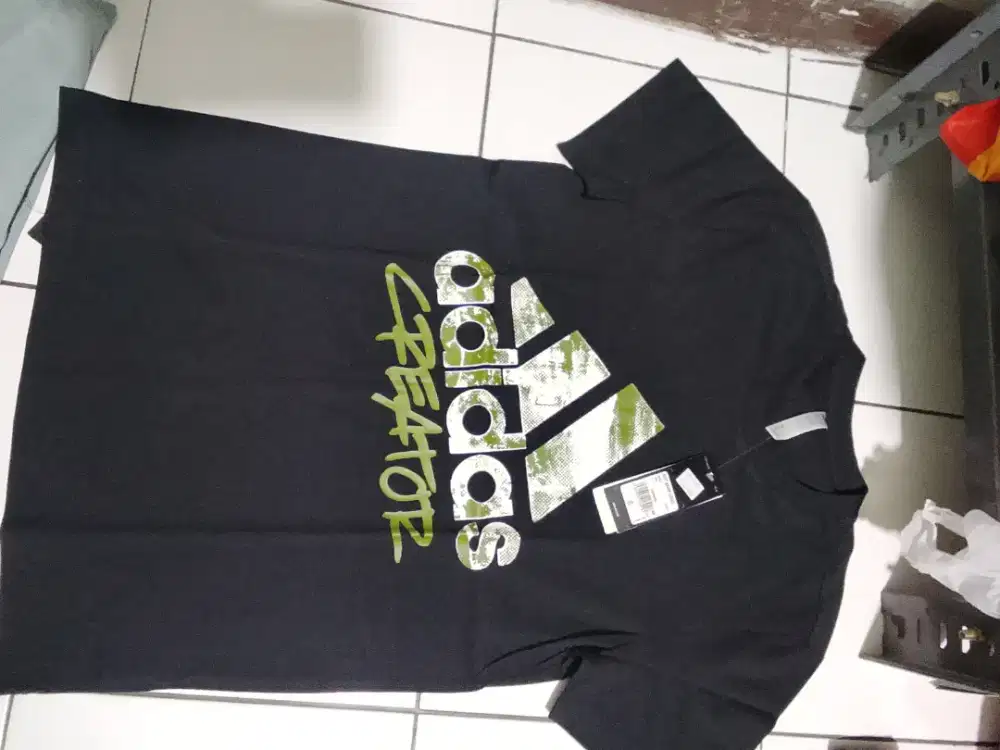 Adidas size s, LD: 48cm, kondisi baru, jual 175k