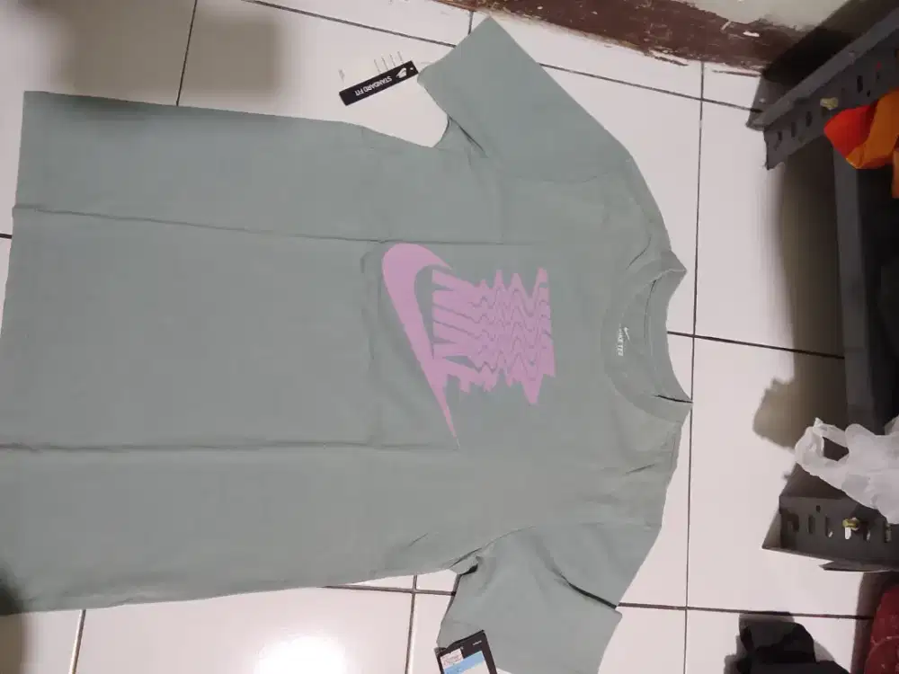 Nike size m, LD: 50cm, kondisi baru, jual 175k