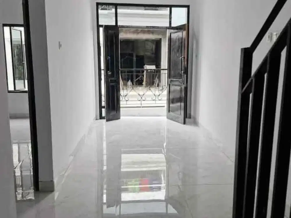 Rumah nyaman 2 lantai dijagakarsa