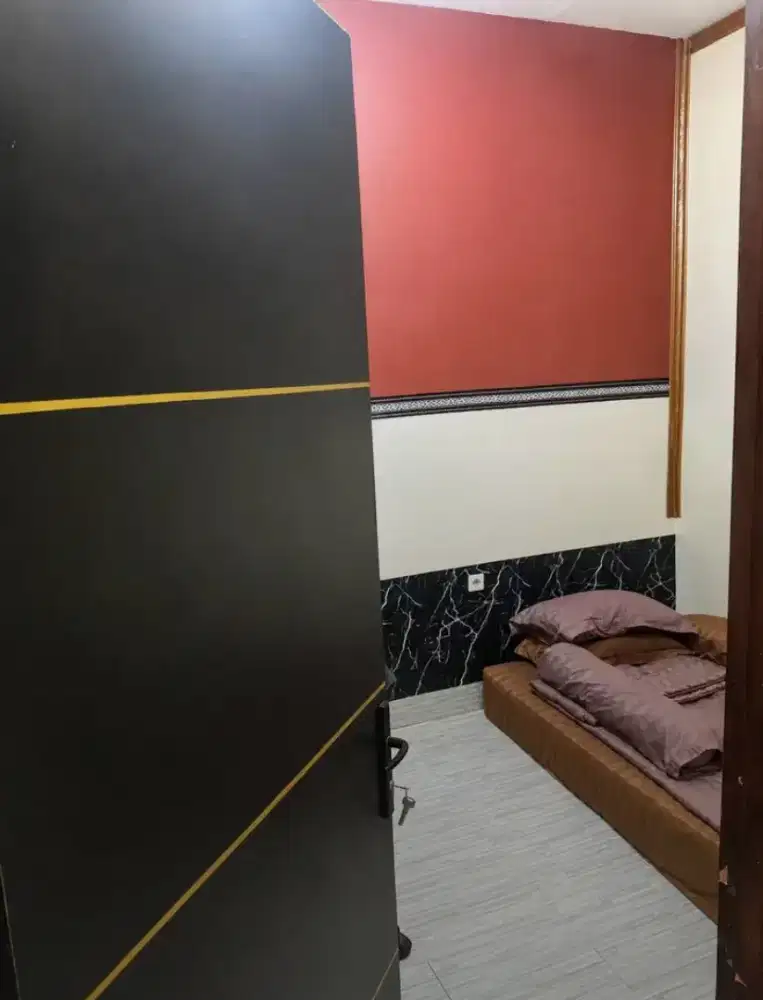 Kost Jagakarsa, Bebas