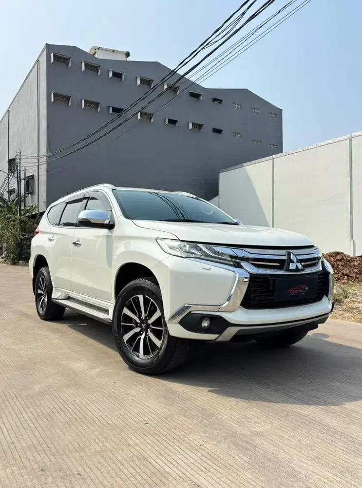 Mitsubishi Pajero Sport 2.4 Dakar 2016 Automatic ( Putih Metalik )