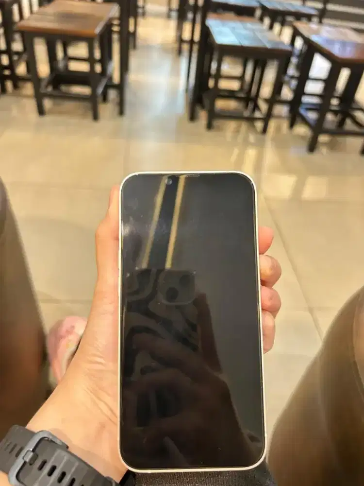iPhone 13 pink. no minus