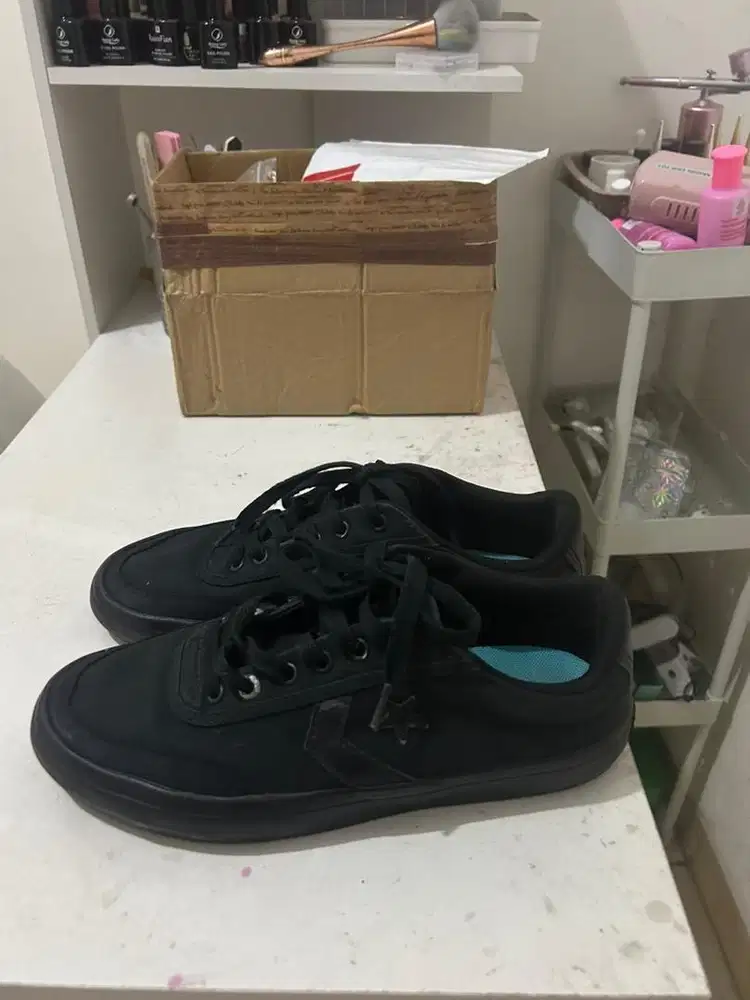 Sepatu converse