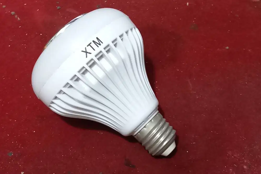 Speaker Bluetooth bentuk lampu,O8I3IO755OO,bagus,normal,murah,NET