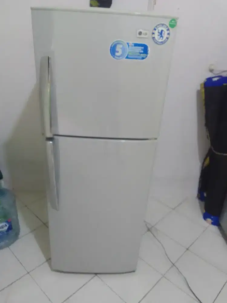 Kulkas 2 pintu merk LG