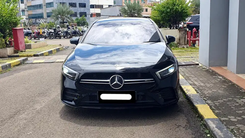 Km 16rb mercedes benz mercy a35 amg 2022 pakai 2023 hitam