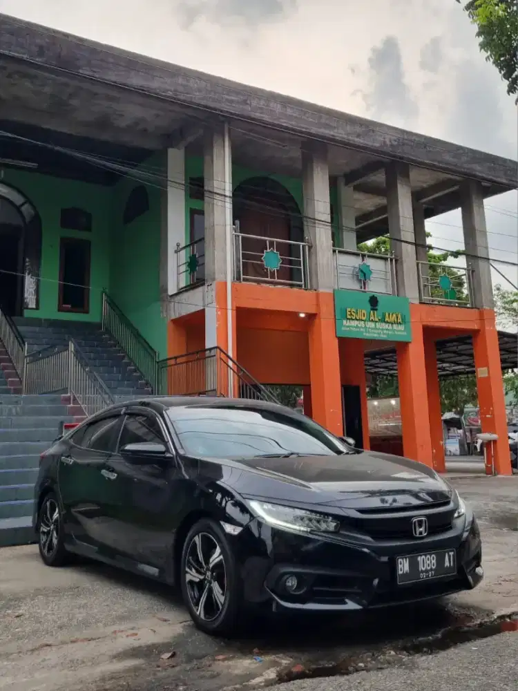 Sedan Civic turbo km rendah pajak mati bulan 2 tahun depan
