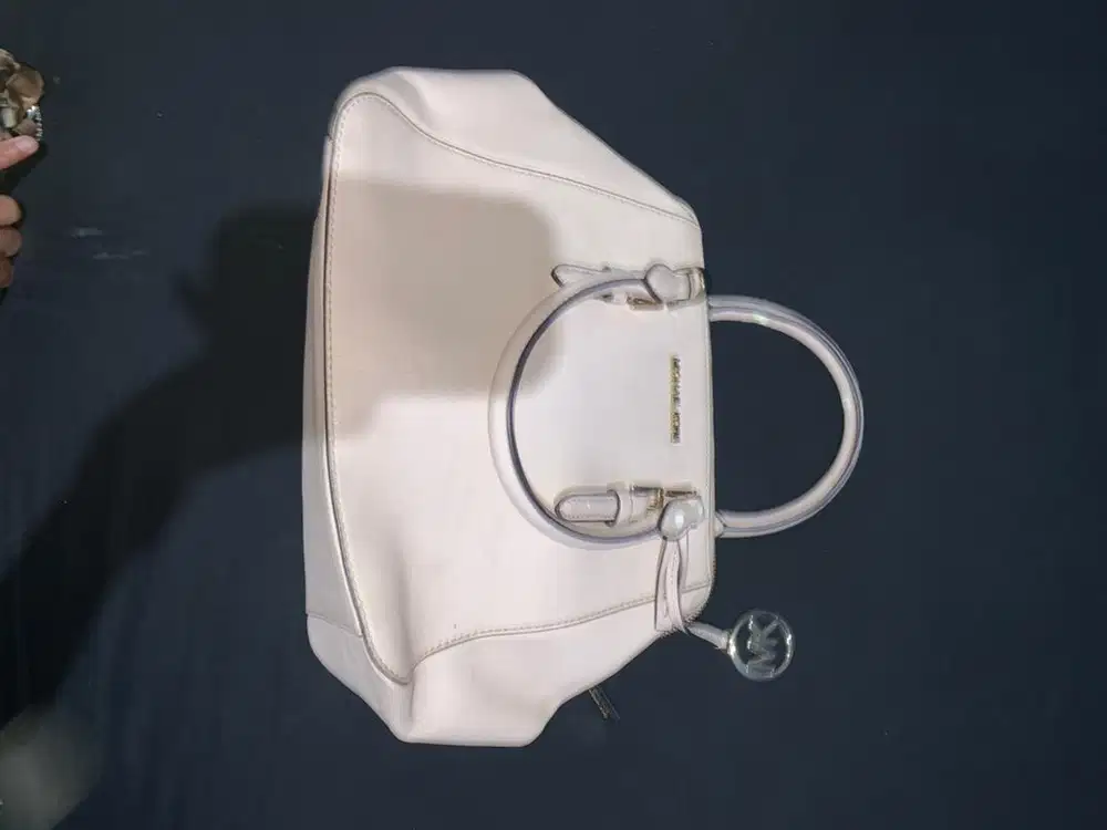 Sling bag michael kors soft pink