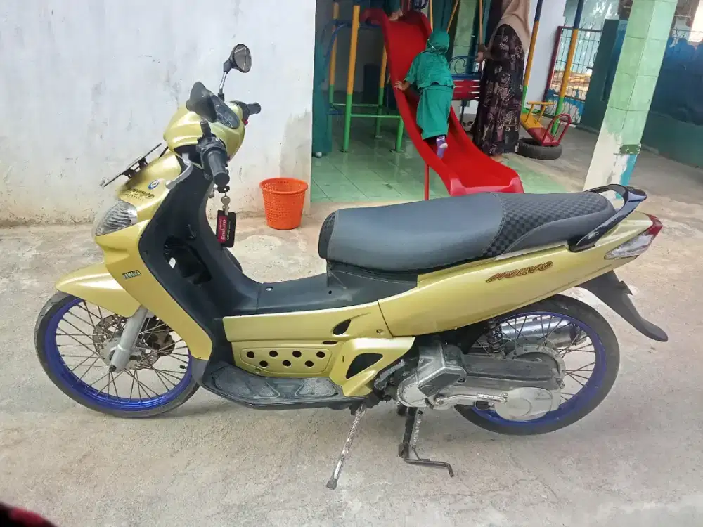 Sepeda motor Yamaha Nouvo
