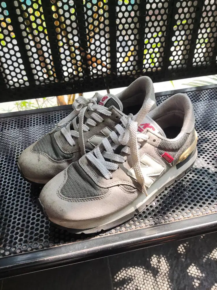 Sepatu New Balance Premium size 42
