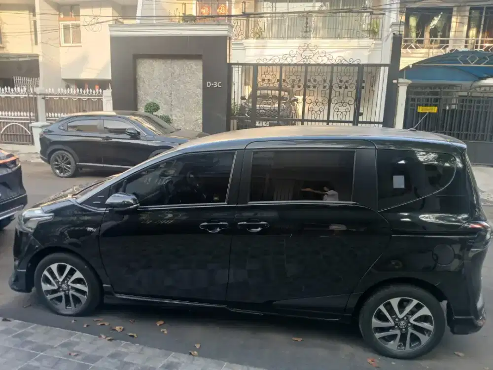 Dijual cepat Sienta