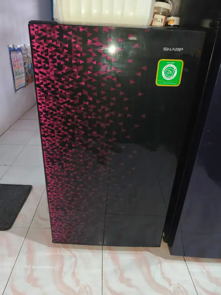 Kulkas 1 pintu second merk sharp