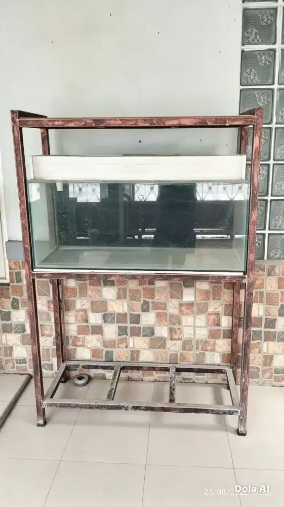 DIJUAL 1 SET AQUARIUM BEKAS